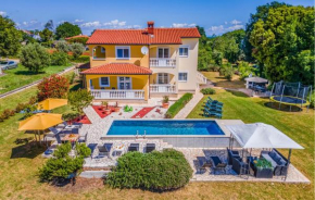 Amazing Home In Valtura